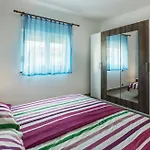 Matea Apartamento Ližnjan