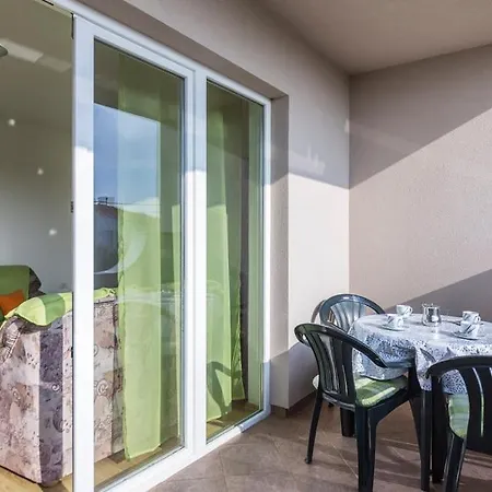 Matea Appartamento Ližnjan