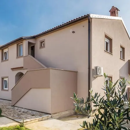 Matea Apartman Ližnjan